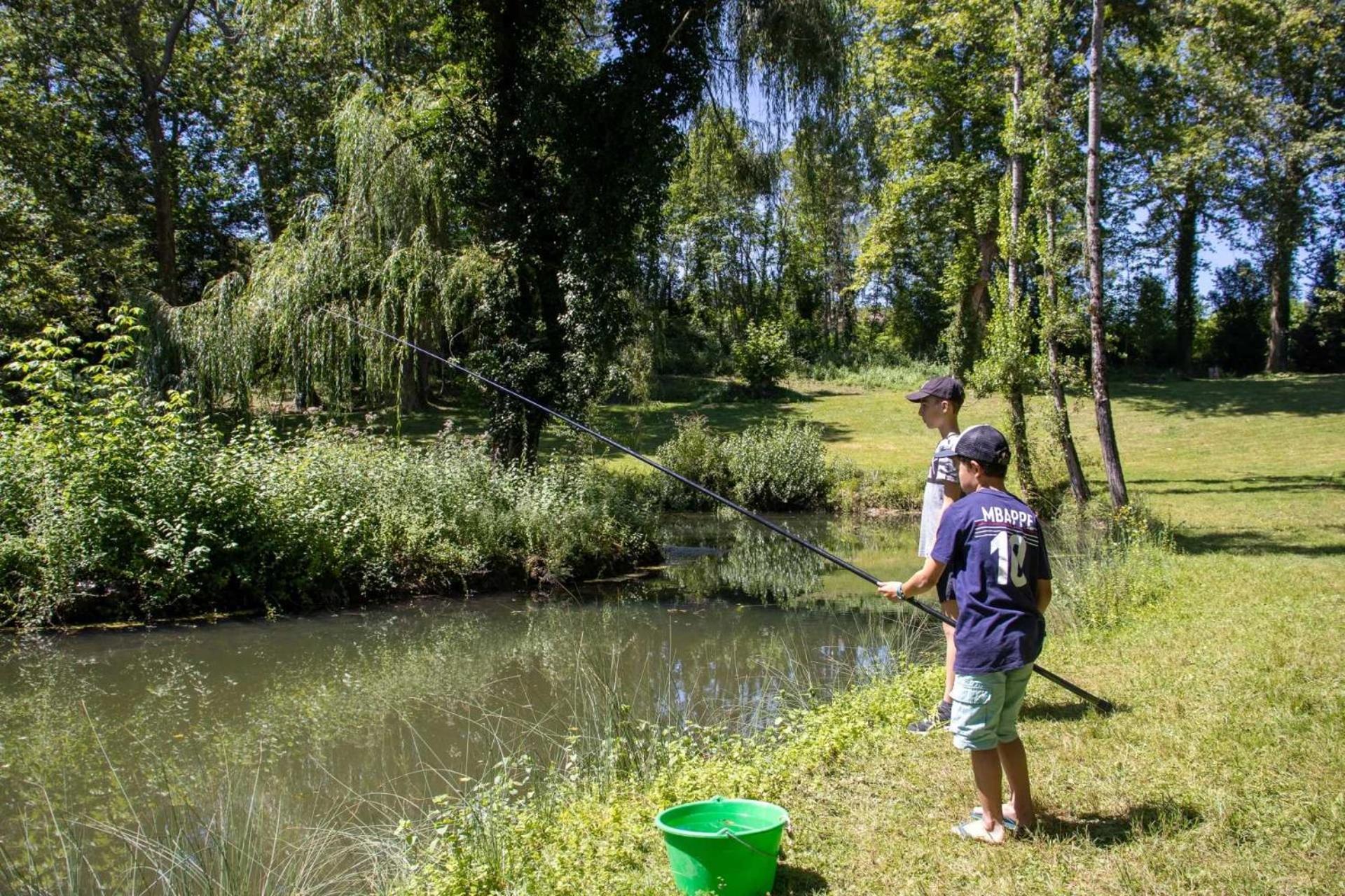 Camping - Piscine - Ccbaieb Montjoie-en-Couserans Bagian luar foto