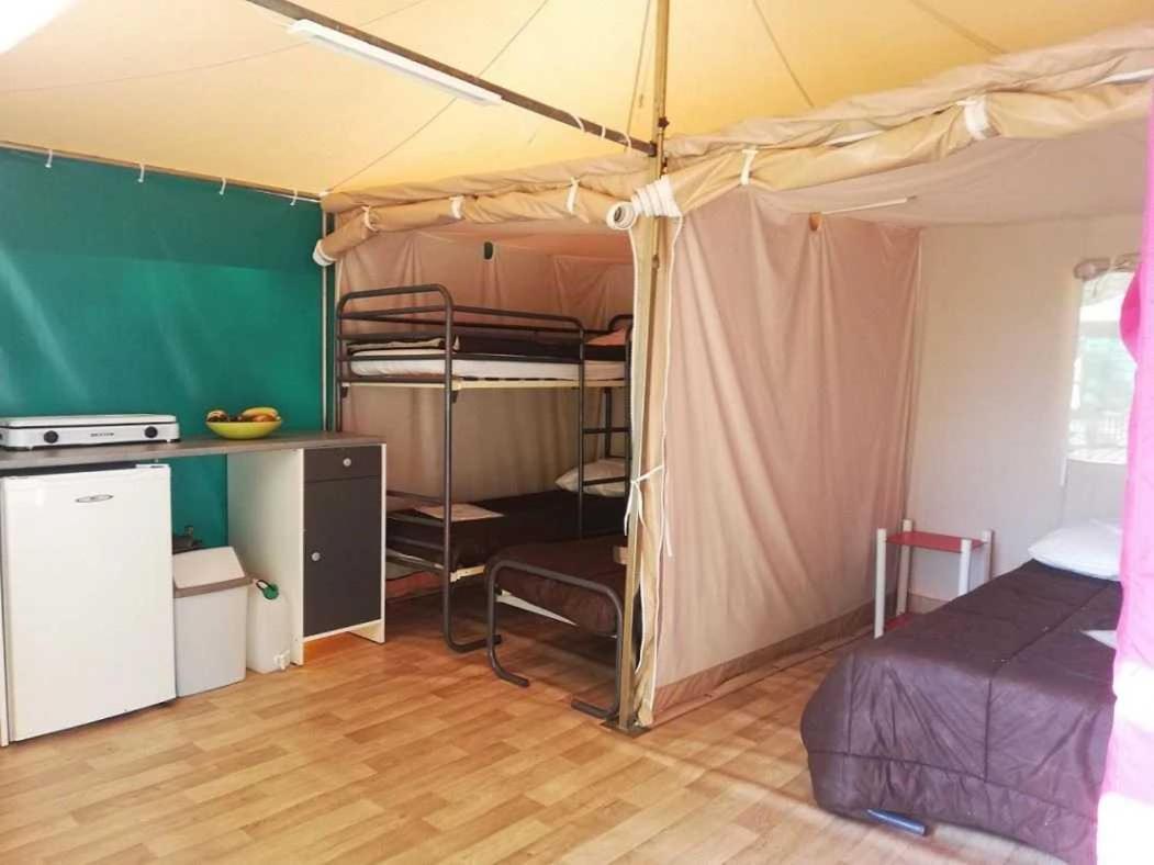Camping - Piscine - Ccbaieb Montjoie-en-Couserans Bagian luar foto
